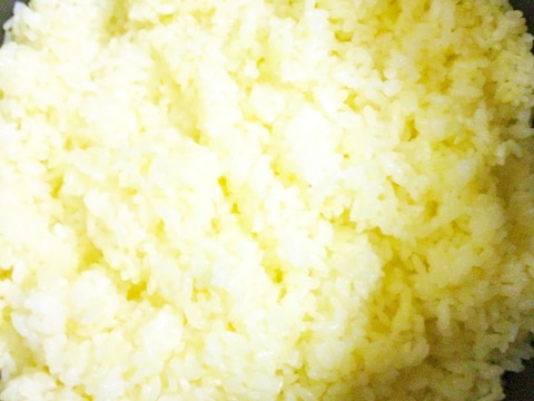 超絶簡単、カレーに合うご飯!ターメリックライス